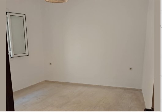 Μαντούκι, ισόγειο διαμέρισμα 70τμ. με 2 υπνοδωμάτια,καθιστικό,κουζίνα και μπάνιο.