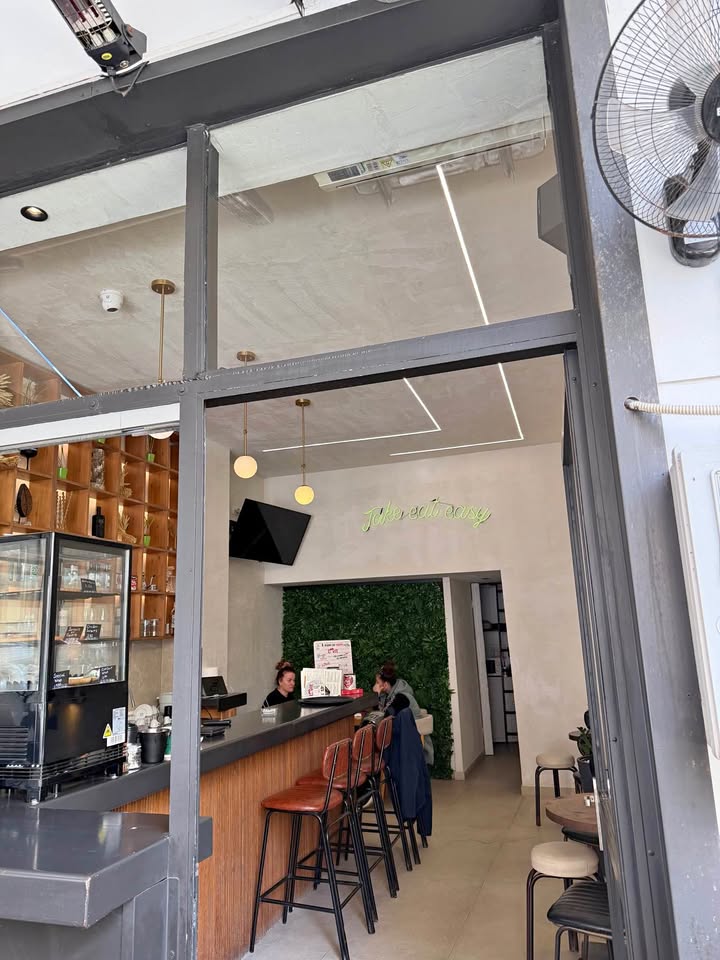 Πωλείται καφετέρια στο κέντρο τς πόλης